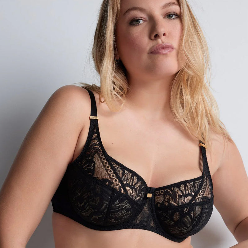 Model wearing 'Love Soul' Black Comfort Full Cup Bra, by Aubade (front View).