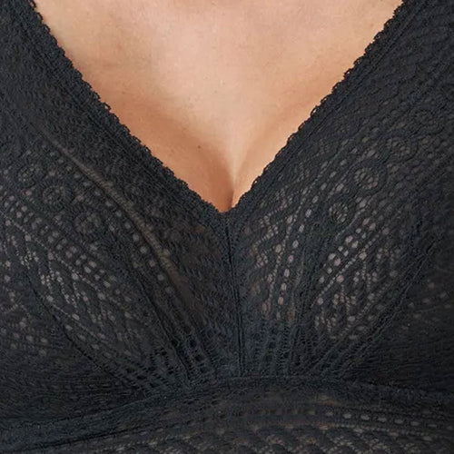 Model wearing PrimaDonna 'Montara' Black Bralette (detail).